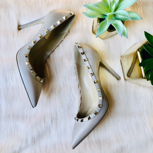 Valentino Shoes - NWB Valentino Poudre Rockstud 100mm Pumps
